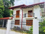 Two storied house for selling near Padukka town