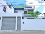 Two-story modern house for sale in Athurugiriya