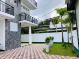 Luxury House for sale near Colombo